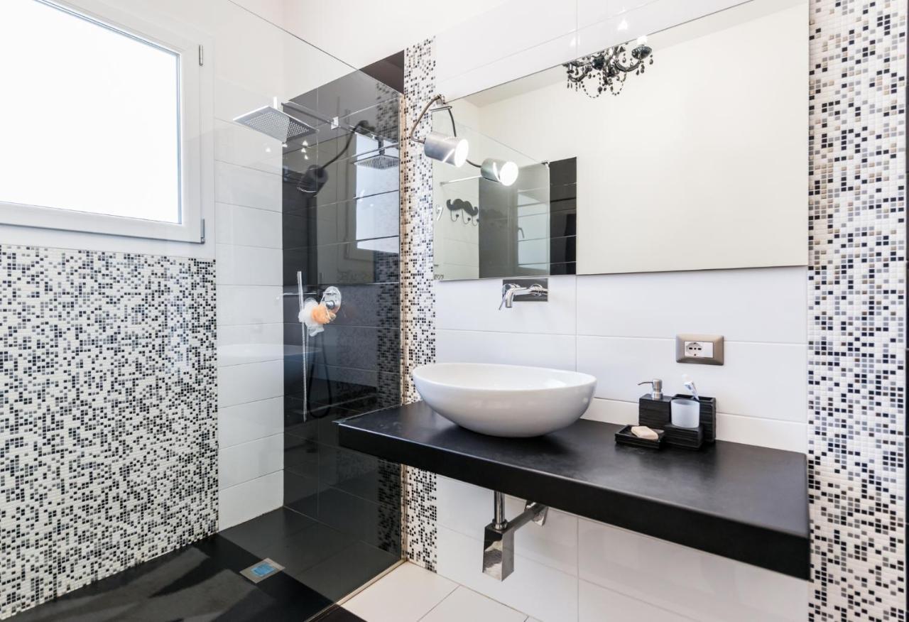 Uliveto' S Apartment Elmas Bagian luar foto